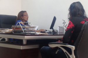 SANTIAGO: Fiscal ordena evaluación sicológica mujer acusada matar perra