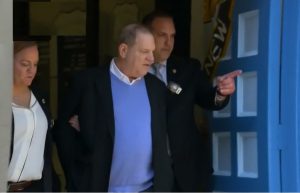 NUEVA YORK: Gran jurado vota a favor de inculpar a Weinstein