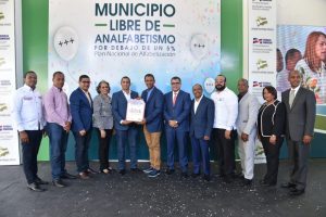 Declaran al municipio de Haina libre de analfabetismo