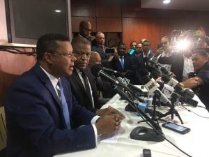 Procuraduría admite investiga a los periodistas Alcántara y Martínez