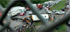 Al menos 32 heridos deja choque dos autobuses en el túnel Lincoln Al menos 32 heridos deja choque dos autobuses en el túnel Lincoln