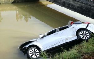 Ocho muertos en dos accidentes de tránsito; seis ahogados en un canal