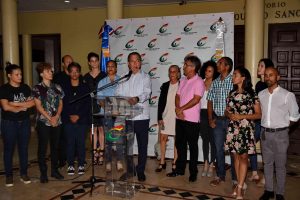 Cultura eleva salarios y anuncia fin de las huelgas