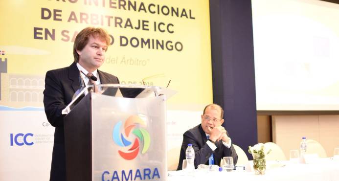El arbitraje incrementa la seguridad jurídica y la inversión extranjera, según experto imagen
