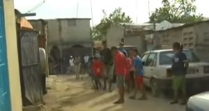 Pelea por estacionamiento deja tres muertos y un menor herido en SDE