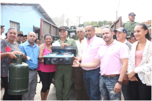 JARABACOA: Consejo entrega estufas y cilindros de gas 