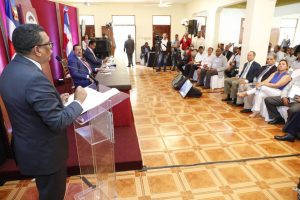 HATO MAYOR: Munícipes exigen obras en Foro Legislativo