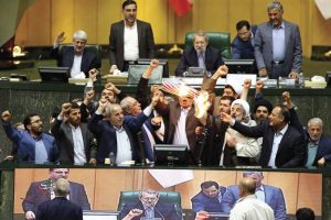 Irán reta a EE.UU.: lanza aumento presupuesto para programa misiles Irán reta a EE.UU.: lanza aumento presupuesto para programa misiles