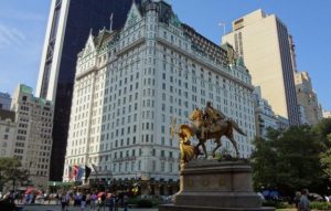Ponen a la venta el icónico Hotel Plaza de Nueva York