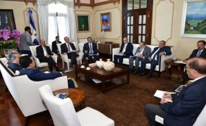 Medina da seguimiento construcción de escuelas y estancias infantiles