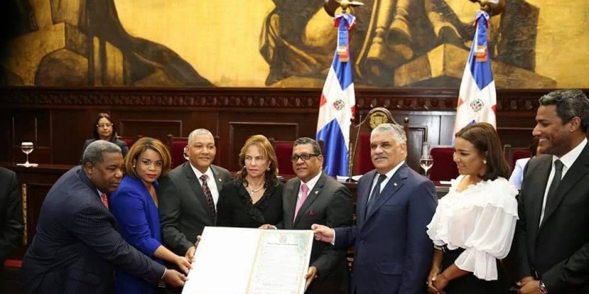 Diputados homenajean a Peña Gómez en 20 aniversario de su muerte imagen