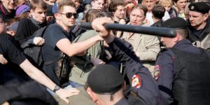 RUSIA: Más de 1.200 detenidos en protesta ante la investidura de Putin