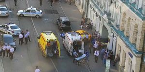 RUSIA: Ocho heridos tras taxi arrollar multitud junto a Plaza Roja RUSIA: Ocho heridos tras taxi arrollar multitud junto a Plaza Roja