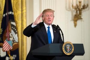 EEUU: Trump pide privar inmigrantes derecho a testificar ante un juez