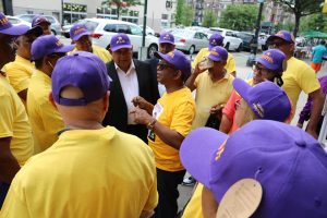 Recogen firmas en NY a favor del precandidato Leonel Fernández