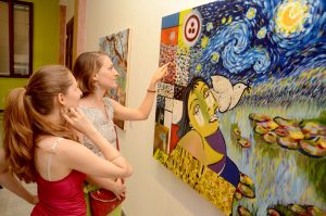 Premian artistas plásticos por plasmar herencia cultural europea Premian artistas plásticos por plasmar herencia cultural europea