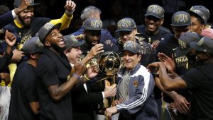 Con 3 títulos en 4 años, Warriors ya es de la élite NBA Con 3 títulos en 4 años, Warriors ya es de la élite NBA