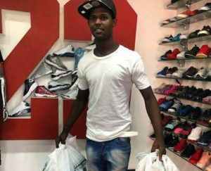 Divulgan video de atraco en joyería en la calle El Conde el viernes Divulgan video de atraco en joyería en la calle El Conde el viernes