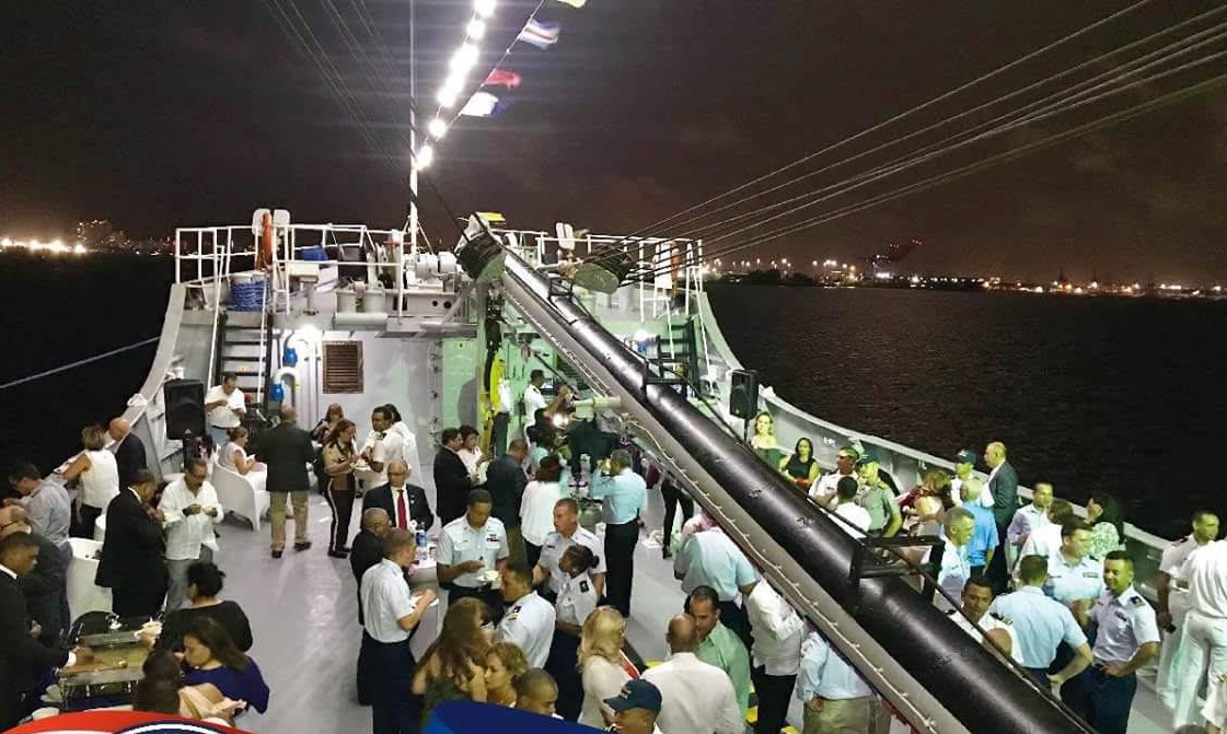 PUERTO RICO: Tripulación buque RD ofrece cóctel a personalidades imagen
