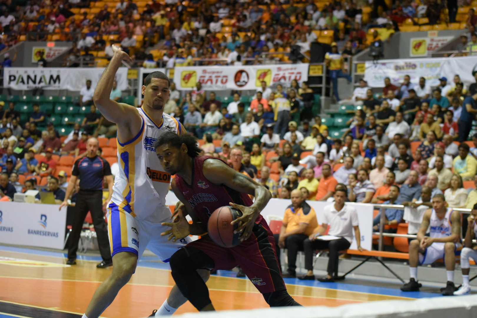 Metros caen en partido inaugural Liga Nacional de Baloncesto imagen