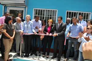 PROMESE/CAL inaugura  Farmacia del Pueblo  en San Juan de La Maguana y Monseñor Nouel