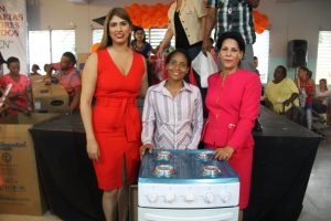 Damas Solidarias realiza encuentro con 1500 madres Damas Solidarias realiza encuentro con 1500 madres