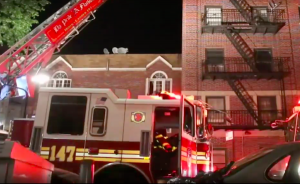 NUEVA YORK: Dos muertos por un incendio en vivienda de Brooklyn