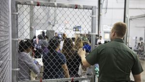 Trump llama deportar de inmediato a los inmigrantes ilegales