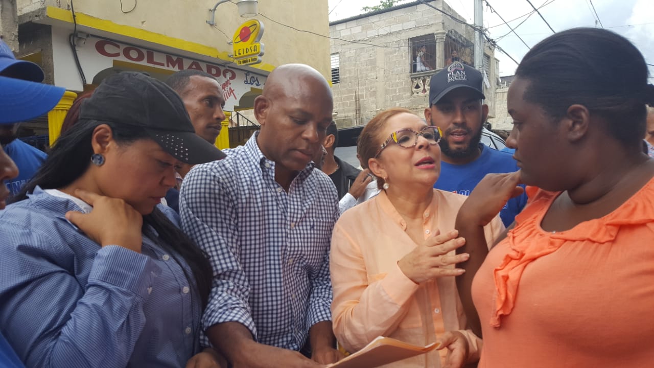GUAJIMIA: Gobierno auxilia a familias afectadas por incendio imagen