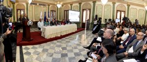 Gobierno afirma que afronta el problema migratorio como debe