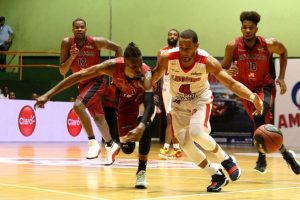 Leones derrotan Indios y son líderes de la LNB Banreservas