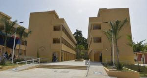 Medina entrega centro escolar para 1,050 alumnos de Manoguayabo