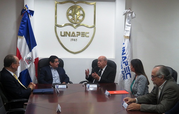 Karisma Hotels firma convenios con universidades imagen