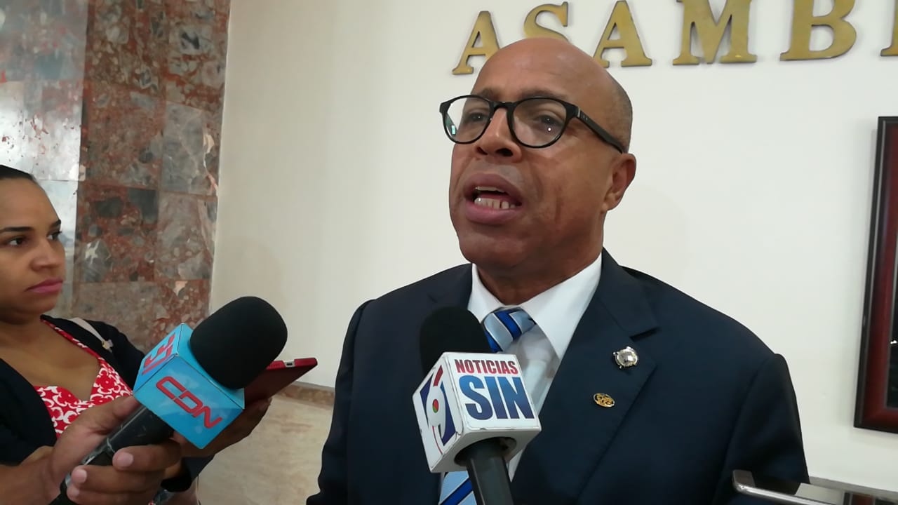 Bloque diputados del PRM solicita interpelar al Director de la Policía imagen