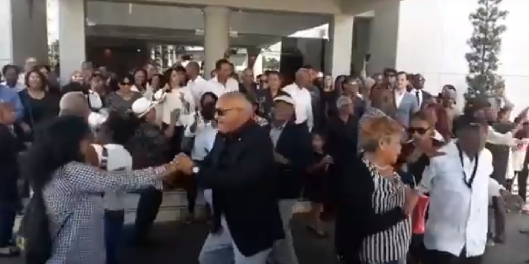 Con bailes realizaron el sepelio de Joseíto Mateo, «Rey del Merengue» imagen