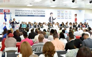 SFM: Ministro asegura alianza entre escuela y familia evitará crimen