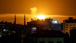 Israel bombardea las infraestructuras de Hamás