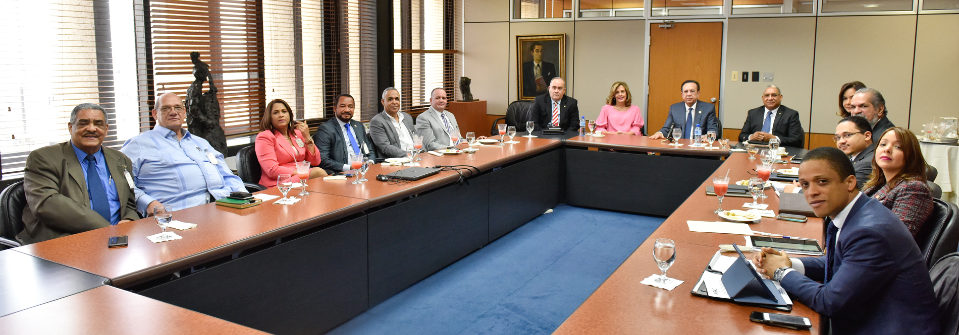 Gobierno y entidades llegan acuerdos para regular cooperativas de la RD imagen