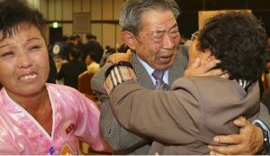 Las dos Coreas acuerdan reunir en agosto familias están separadas
