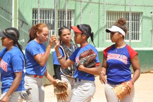 Selecciones de Cuba y R.Dominicana se miden en sóftbol femenino Selecciones de Cuba y R.Dominicana se miden en sóftbol femenino