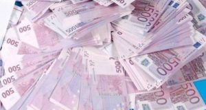 Incautan 100,000 euros a una mujer detenida por tráfico monetario