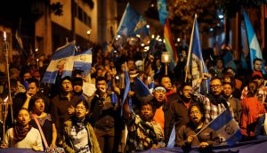 GUATEMALA: Piden renuncia presidente mientras volcán sigue amenazante