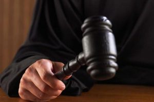 Juez impone coerción a la dueña de restaurante acusada de fraude fiscal