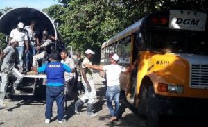 PUERTO PLATA: Detienen cientos de extranjeros durante operativos