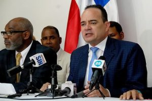 Investigan abogados piden dinero a personas para incluirlas en herencia