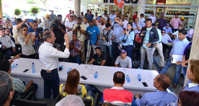 Reinaldo Pared asegura que su candidatura es indetenible imagen