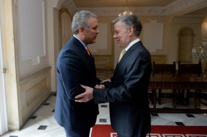 COLOMBIA: Santos y Duque comienzan transición enfrentados sobre justicia