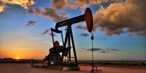 Petróleo de Texas avanza 0,42 % y cierra en 66,64 dólares