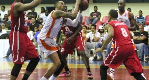 Leones de SD doblegan a los Cañeros en LNB Banreservas