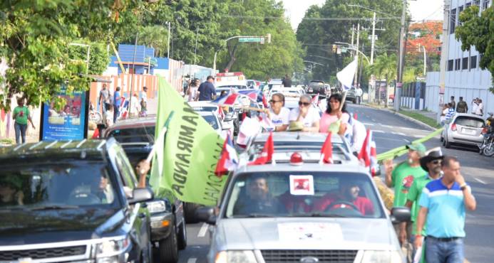 Organizaciones realizaron protesta por las «alzas» de los combustibles imagen